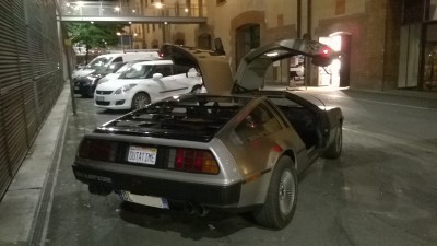 Notate la targa &quot;Out-a-Time&quot; (ho cancellato l'originale per privacy, però ho lasciato le lettere DL -DeLorean- :D)