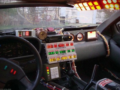 Back-To-The-Future-DeLorean.jpg