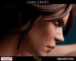 Lara Croft statue